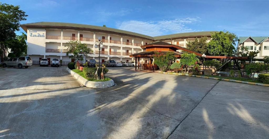 Ck Hills Hotel メーソート エクステリア 写真